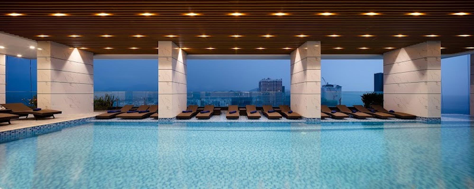 침향탑 버고 호텔 나트랑 사진