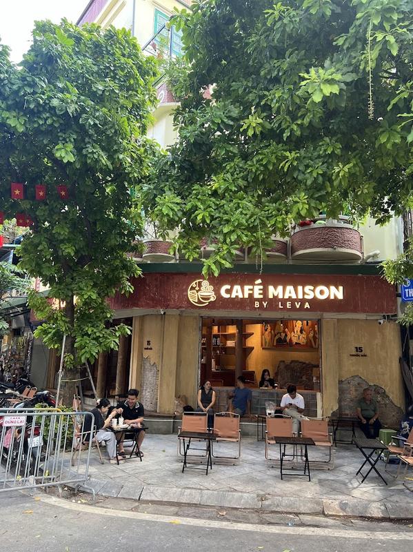 현지 느낌의 하노이 카페 메종 - 바이 레바