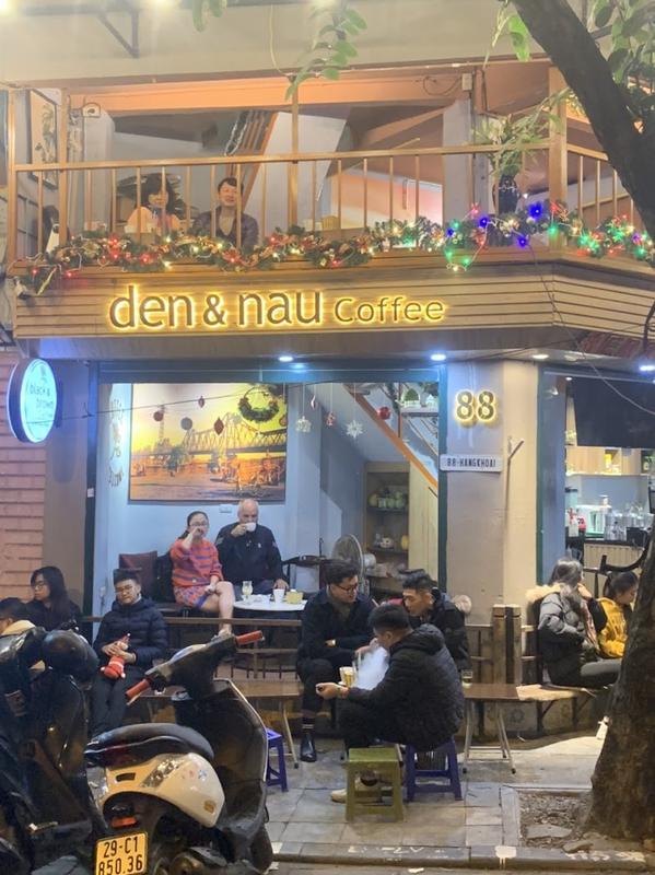 블랙 앤 브라운 커피 - 동쑤언시장 인기 스팟