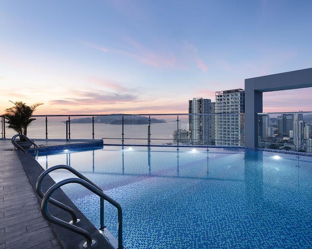 조용한 나트랑비치 디콰 호텔