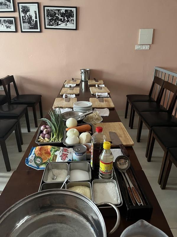 현지 느낌의 하노이 홍호아이 레스토랑