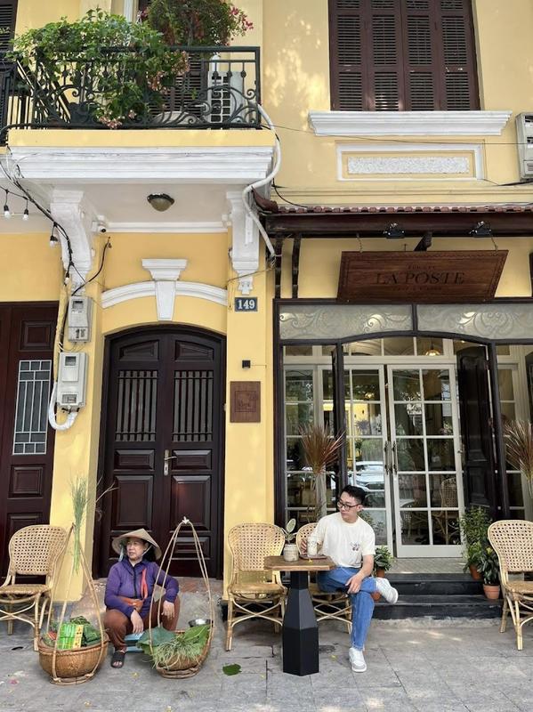 라 포스트 카페 앤 비스트로, 하노이 여행 중 방문