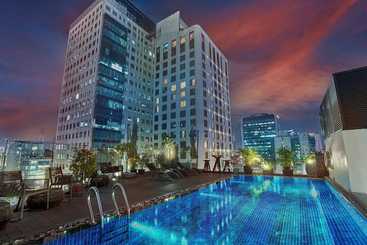 인스타 감성의 떤딘성당핑크성당 박 스위트 사이공