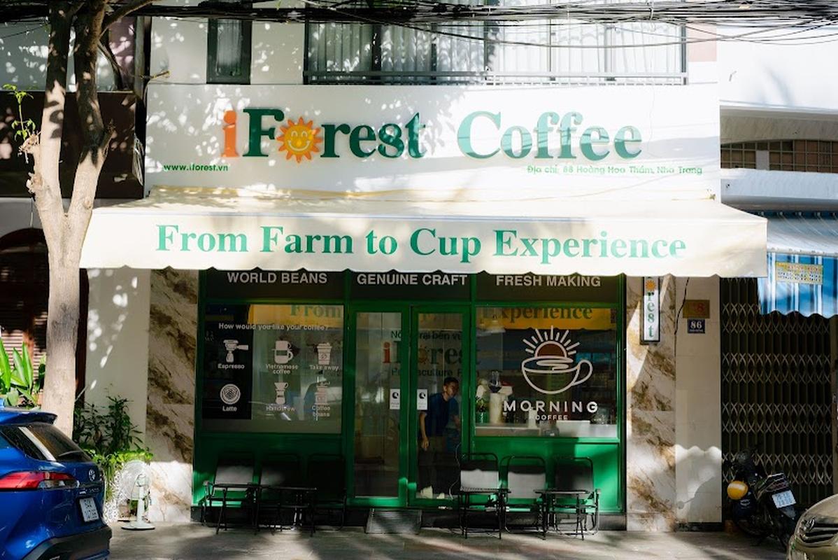 핫플로 유명한 스카이라이트나트랑 아이포레스트 커피 나트랑