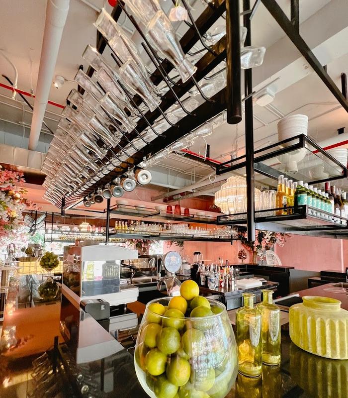 냐 한 응온 나트랑, 나트랑 여행 중 방문