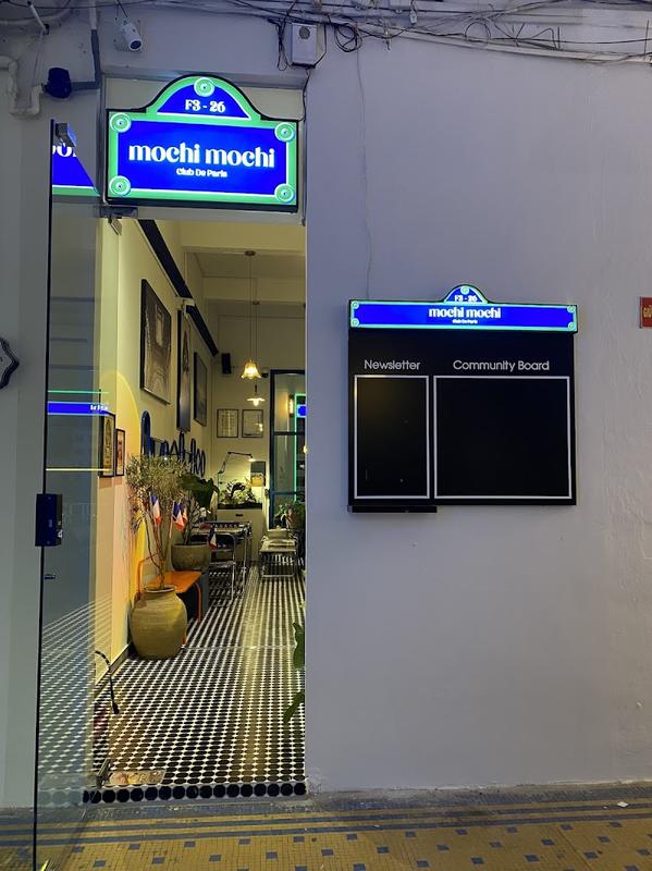 핫플로 유명한 호치민 모찌 모찌 클럽 드 파리