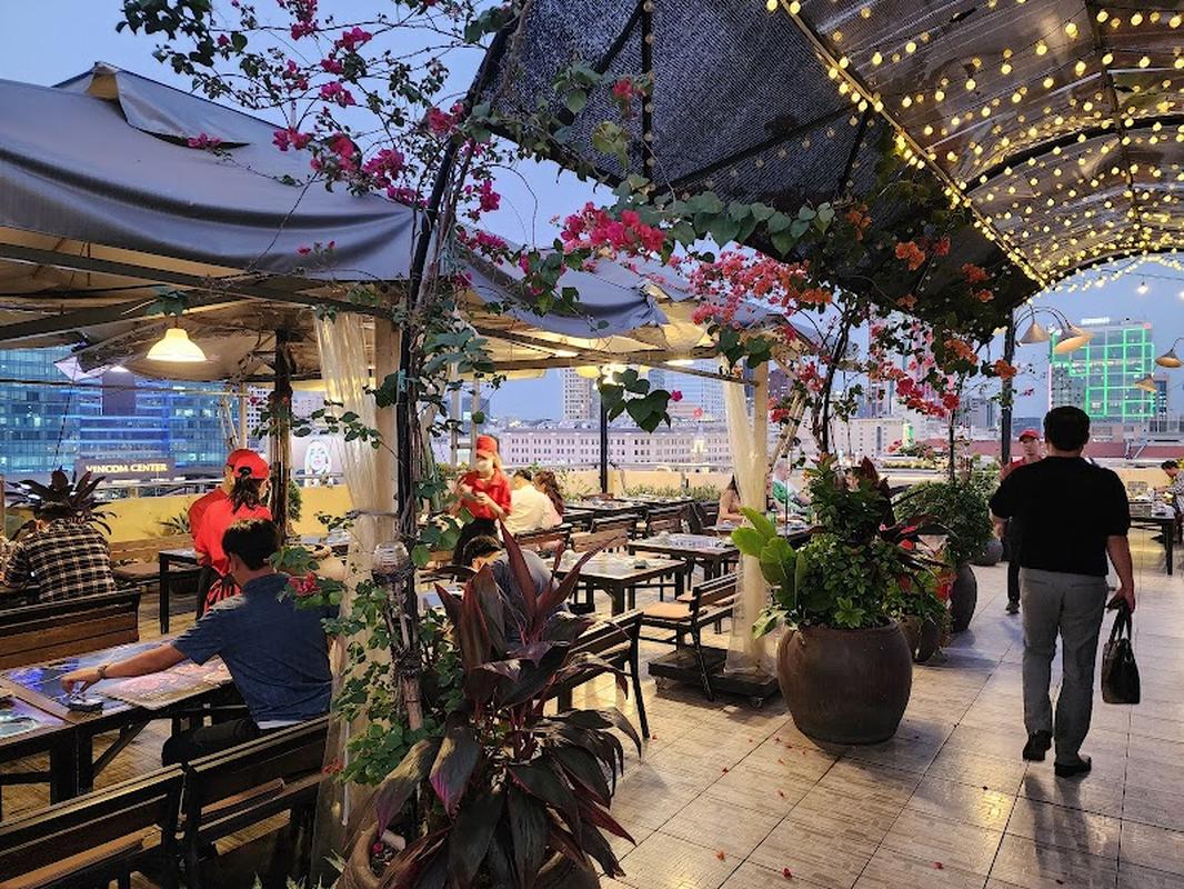 사진 찍기 좋은 호치민 사이공 그릴 파스퇴르