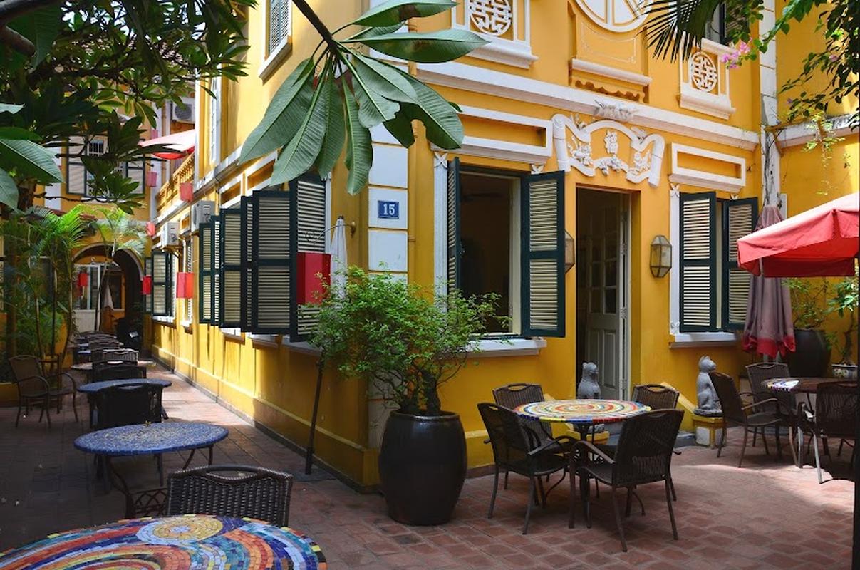 마담 힌, 하노이 여행 중 방문