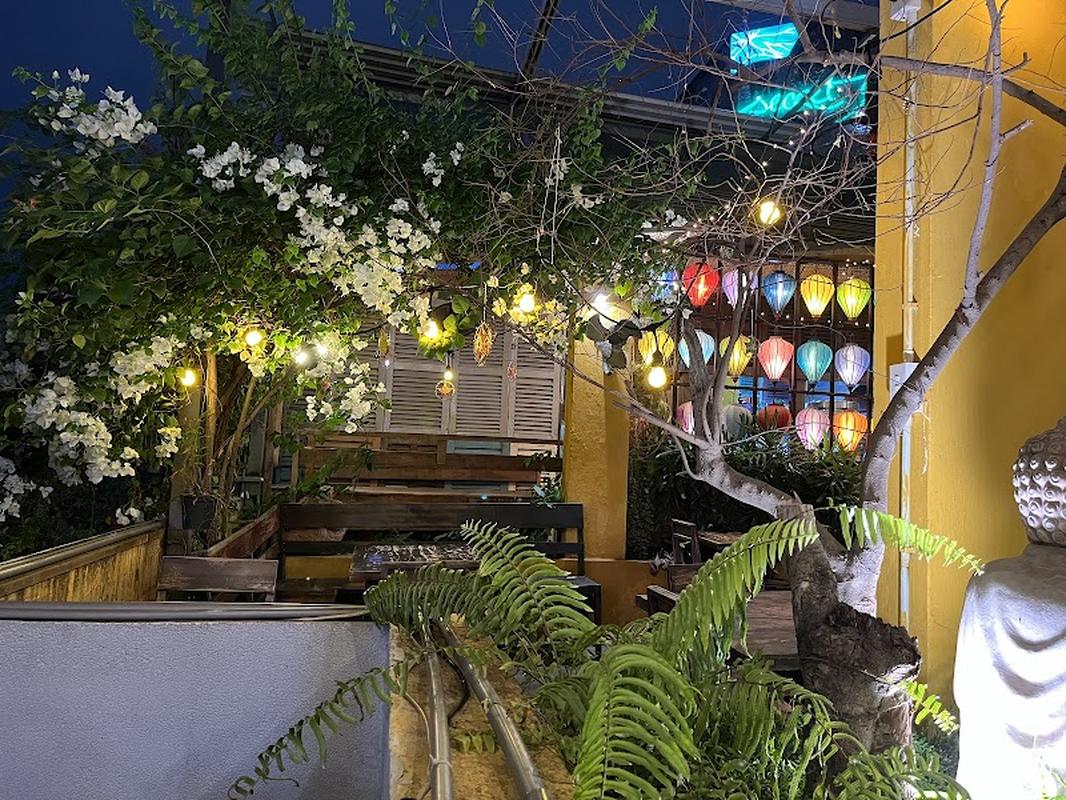 호치민 벤탄시장 시크릿 가든 레스토랑 사진