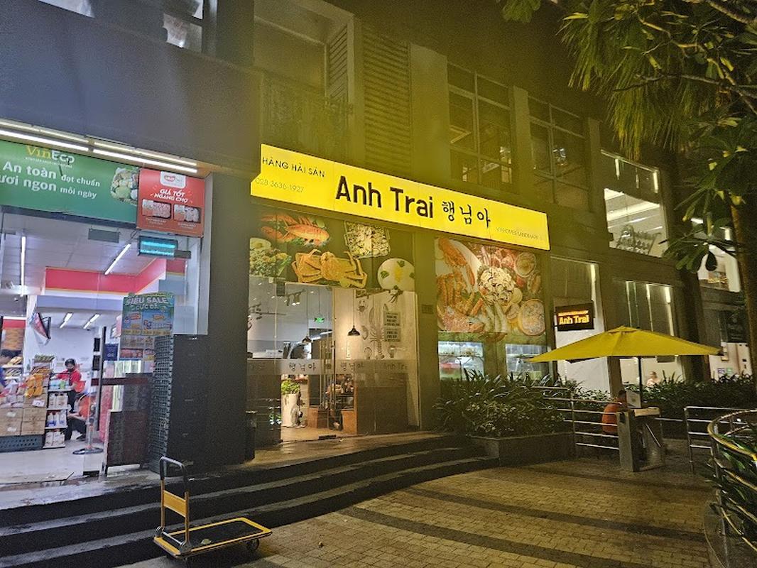 안트라이 레스토랑, 호치민 여행 중 방문