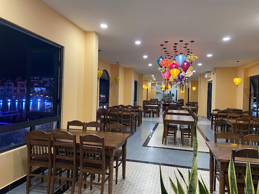 트렌디한 그랜드월드푸꾸옥 벱 나 Restaurant