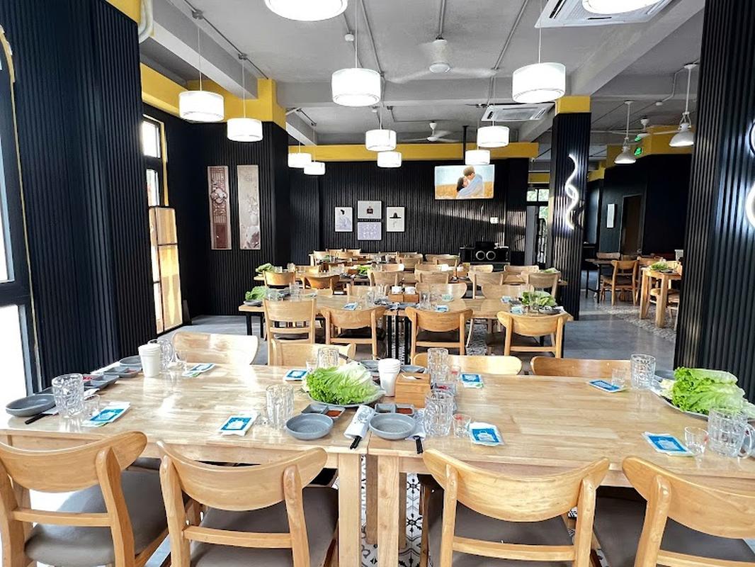 현지 느낌의 그랜드월드푸꾸옥 제이엠티 코리아 레스토랑 그랜드 월드 푸꾸옥