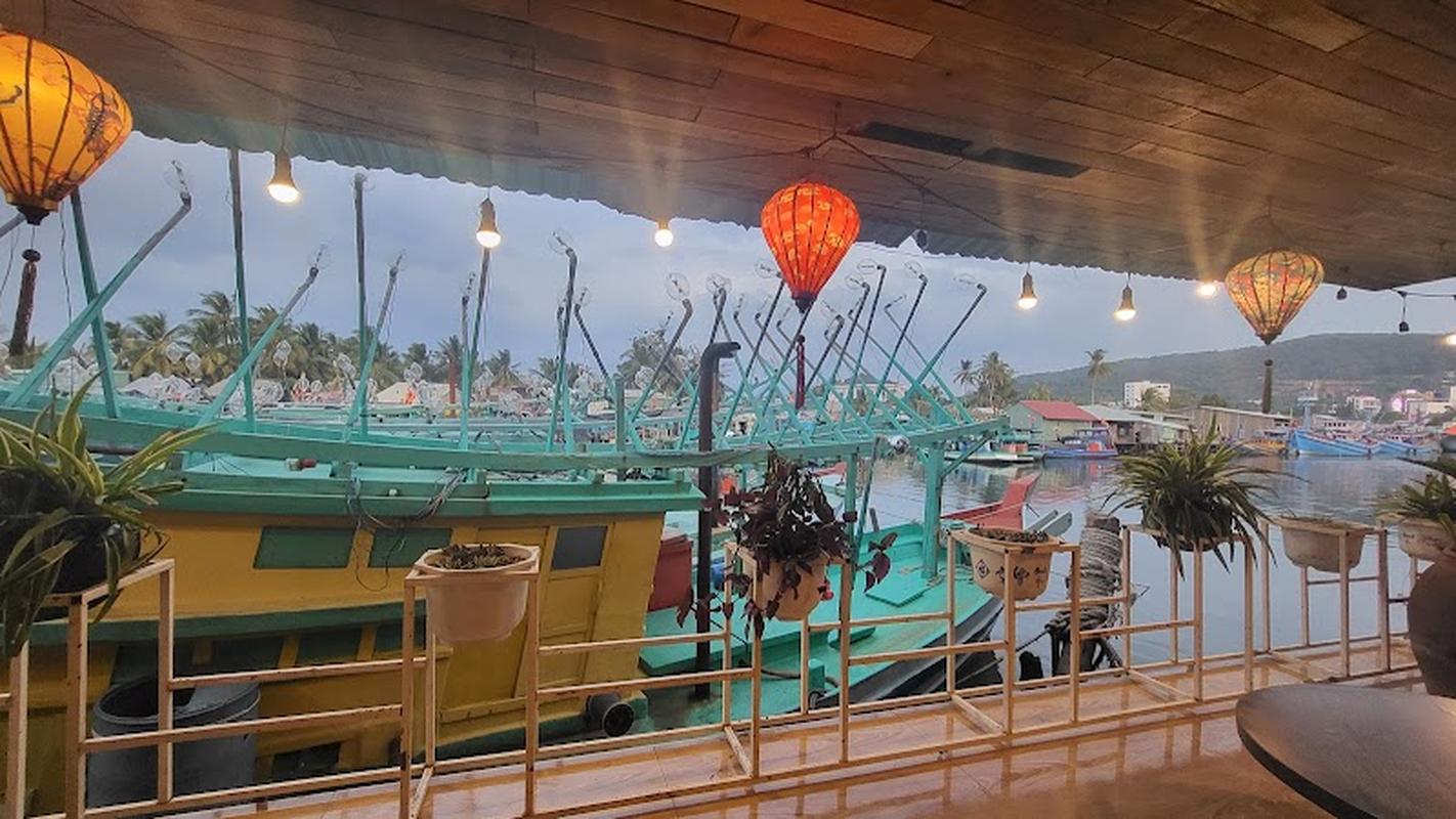 푸꾸옥 딘커우사원 킨 카페 사진