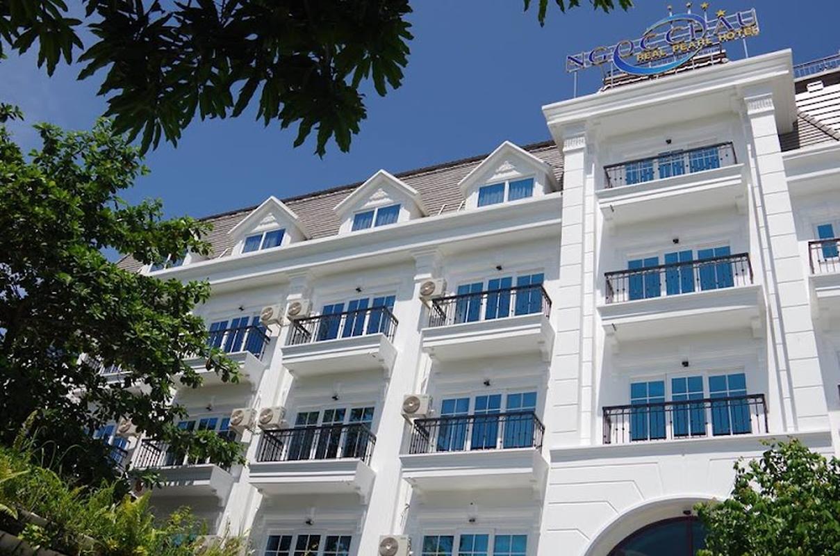 핫플로 유명한 매장 응옥 쳐우 호텔