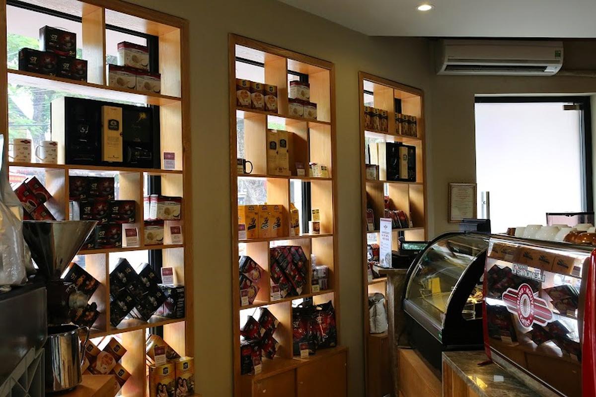 사진 찍기 좋은 하노이 중응웬 레전드 카페