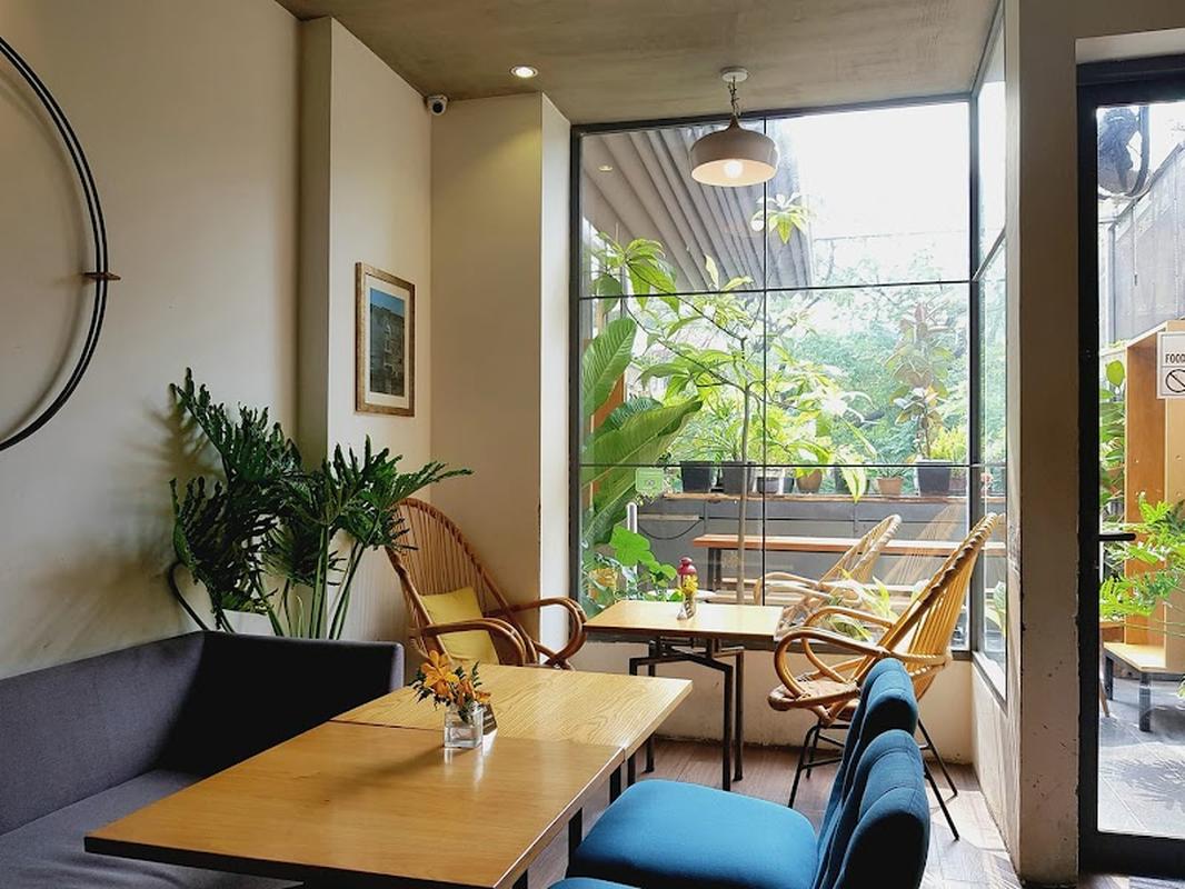 현지 느낌의 타오단공원 C 플러스 카페