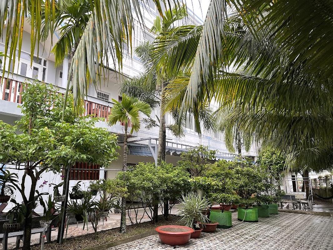 분위기 좋은 즈엉동시장 할로나 호텔